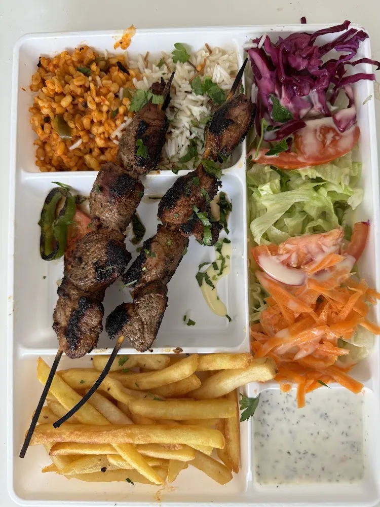 Assiette Brochettes d’agneau